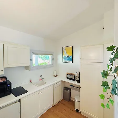 Apartment T2 51m² Avec Piscine, Jardin Et Terrasse, Quartier Calme - Fr-1-245-205