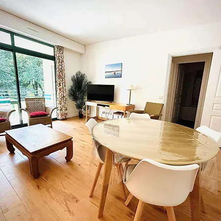 Apartment T2 51m² Avec Piscine, Jardin Et Terrasse, Quartier Calme - Fr-1-245-205